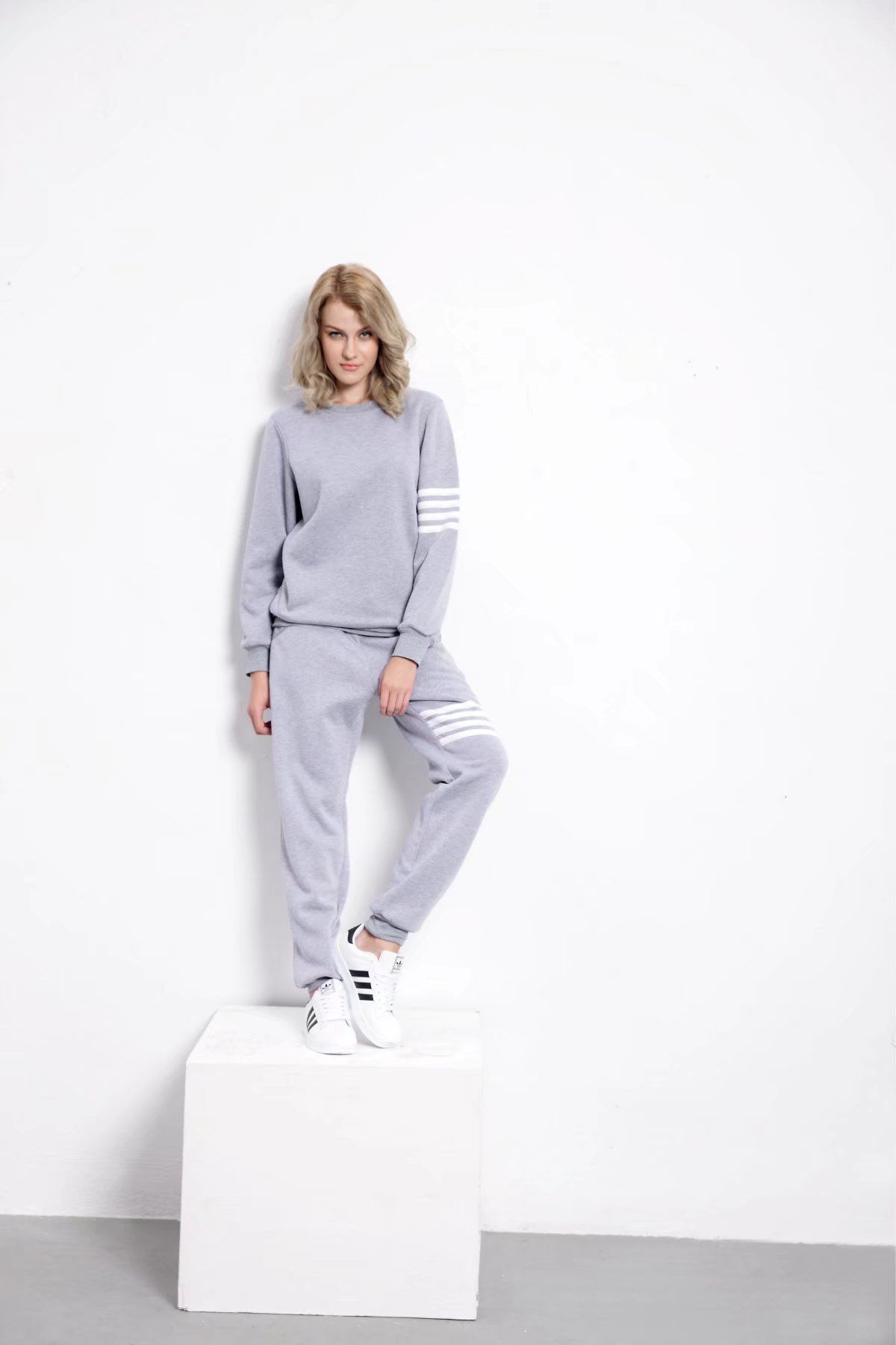 时尚圆领长袖班服（耀眼时尚）