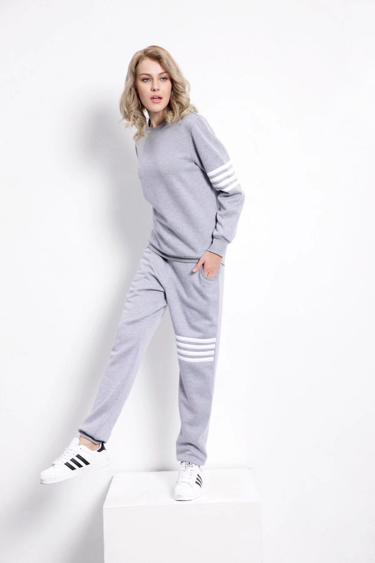 时尚圆领长袖班服（耀眼时尚）