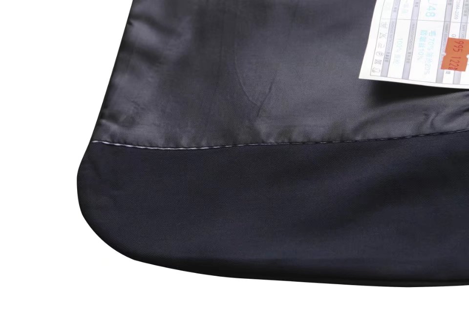 122#高档藏蓝细斜纹西服 细节图(6A1F)