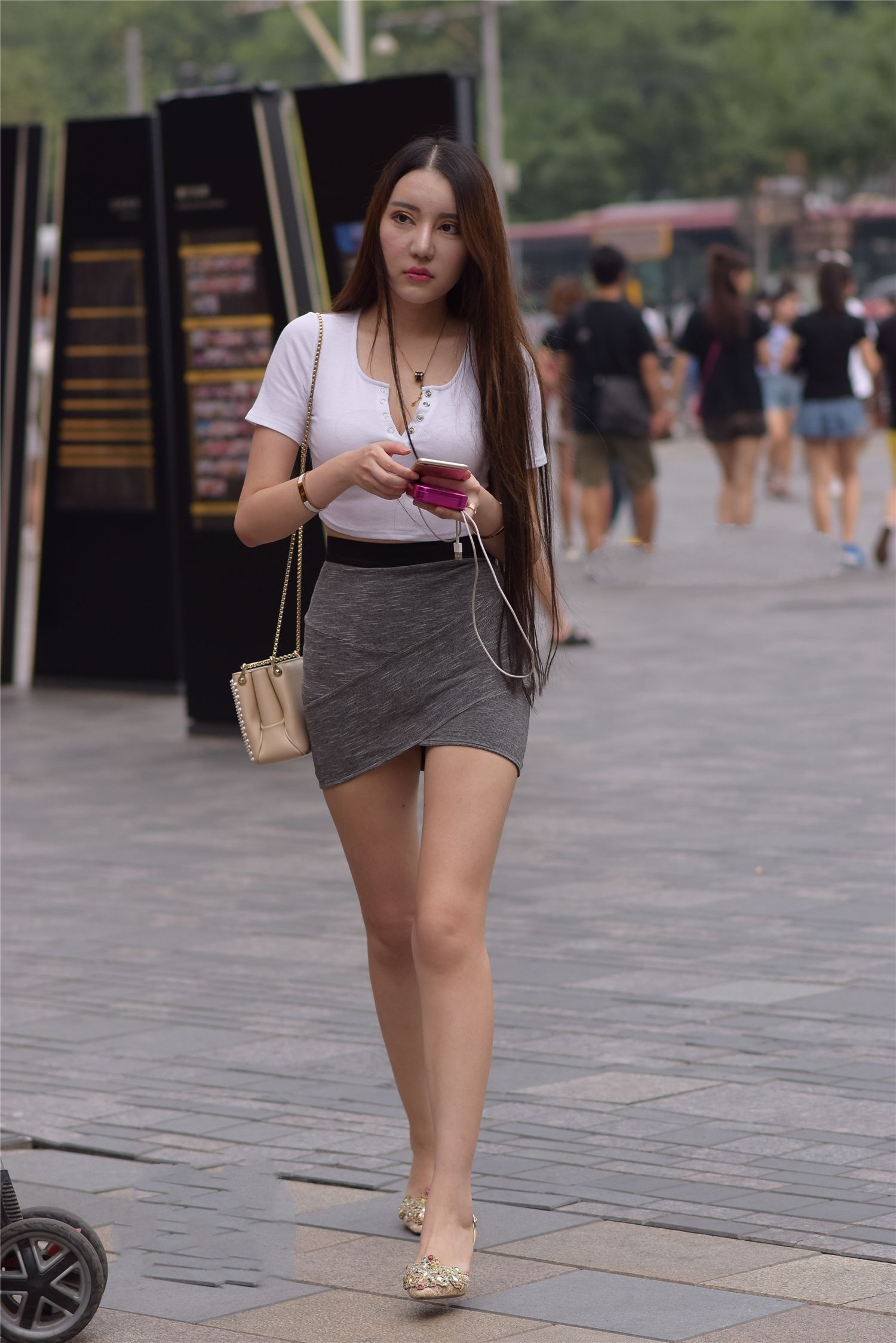 181417b2g9b52uvzmt9bmv